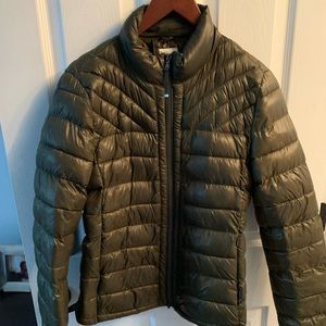 Gap Army green puffer jacket Sz S